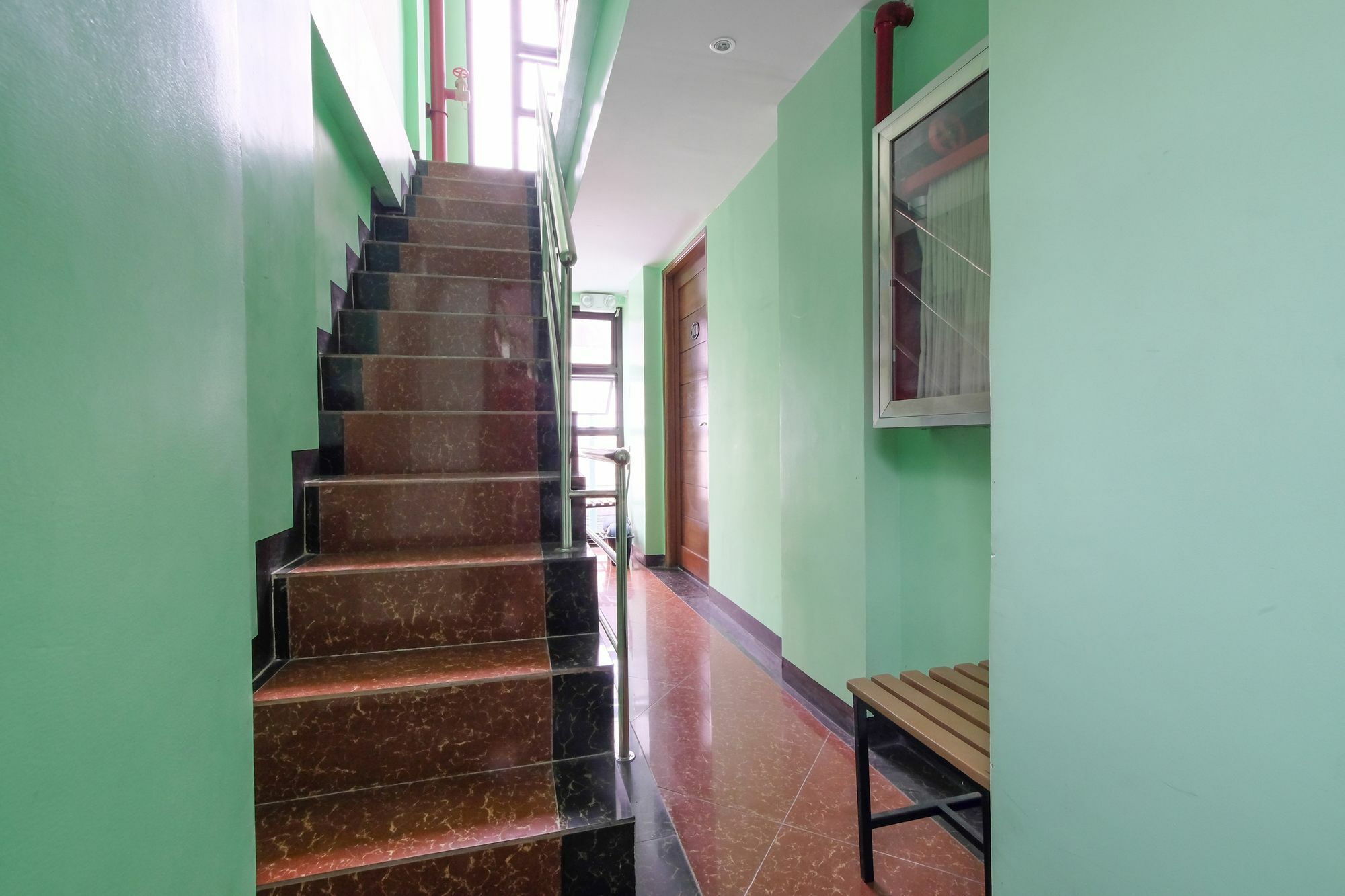 Zen Rooms Time Travellers Makati Μακάτι Εξωτερικό φωτογραφία